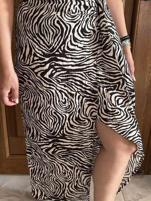 Pink Woman zebra print skirt with slit, size L