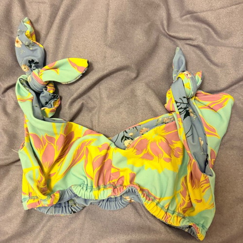 Nidodileda swimsuit top like new, multicolor, size S