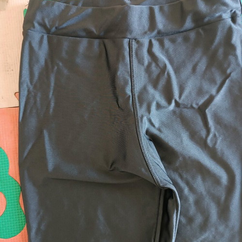 Body Move Small Gray Shiny Leggings Like New