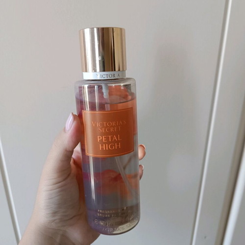 Victoria's Secret Petal High women's mist like new 250 ml
