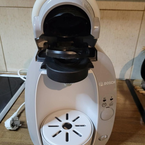 Tassimo Bosch TAS 2004/06 coffee maker like new