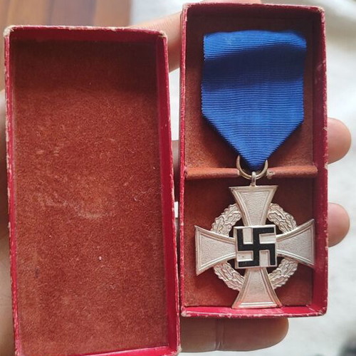 German World War II Medal like new