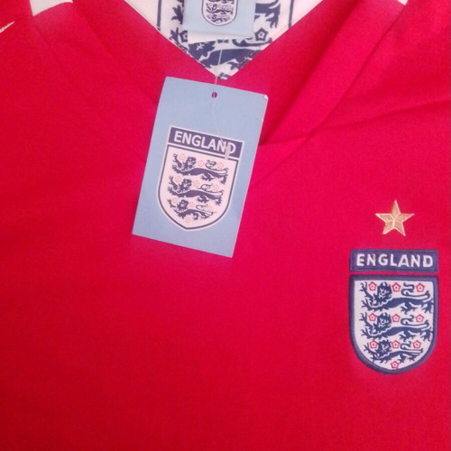 VINTAGE APPEARANCE ENGLAND 2006 No 10 OWEN AWAY RED