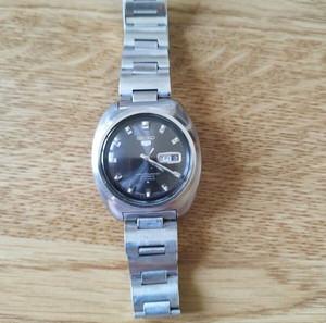SEIKO 5 Αυτόματο vintage,η ημέρα και στα ελληνικά.