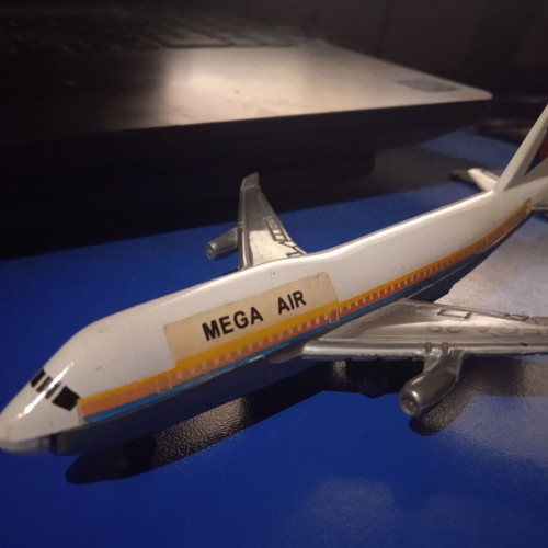 Iron airplane used, very good condition