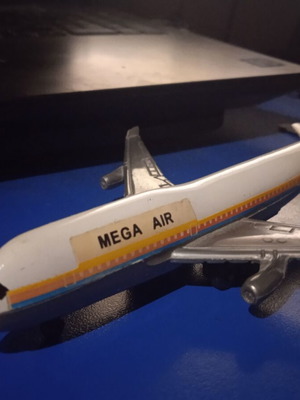Iron airplane used, very good condition