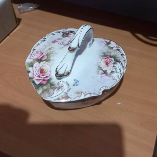 Porcelain centerpiece new in box