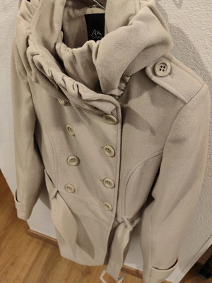 Coat used, size 40, beige