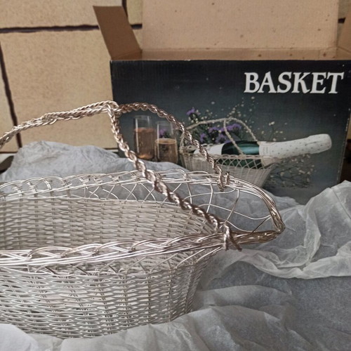 Metal woven wine bottle basket new, vintage luxury