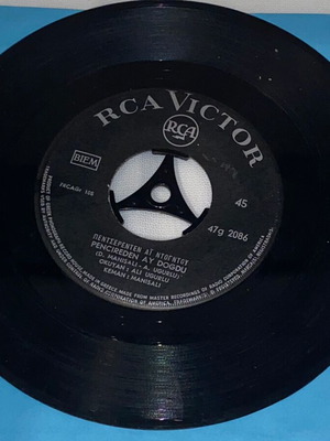 Manolya σπάνιο Τουρκικό δισκάκι ελληνικής κοπής 45 στροφών