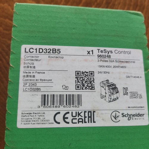 Schneider LC1D32B5 three-phase relay 32A with 24V coil new