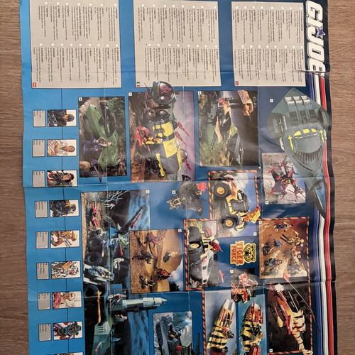 GI Joe Raider vintage vehicle with 3 figures