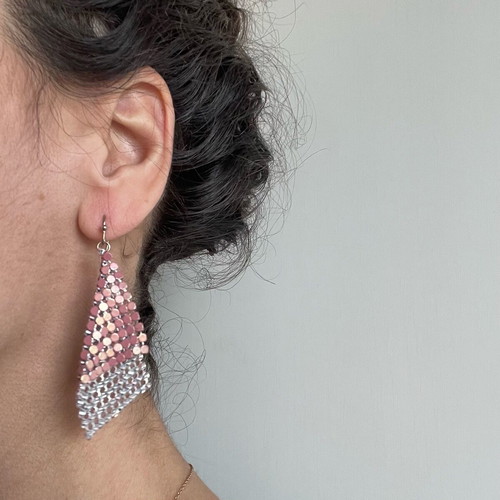Women's hanging metal earrings new, pink and silver