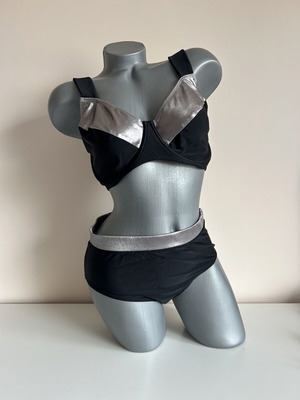 Black two-piece swimsuit size S new