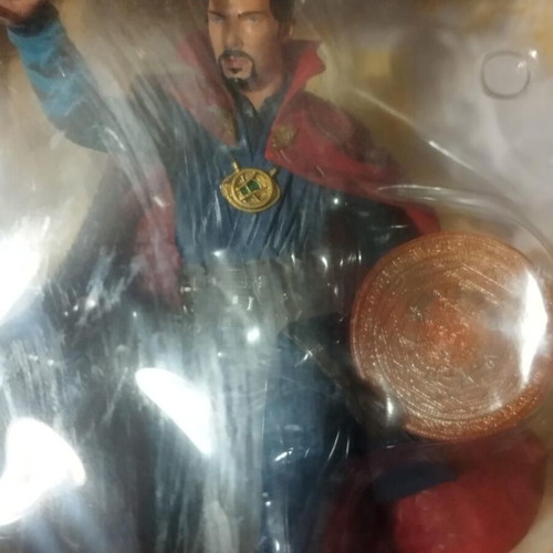 Dr. Strange PVC Diorama statue like new, boxed