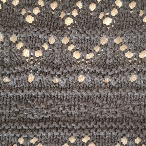 H&M knitted skirt size M like new, black