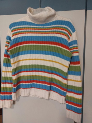 Simple colorful turtleneck sweater, size M