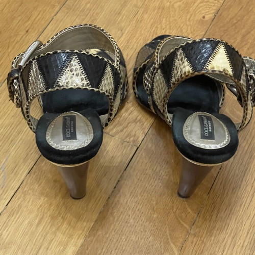 Dolce & Gabbana leather high-heeled sandals like new, black beige