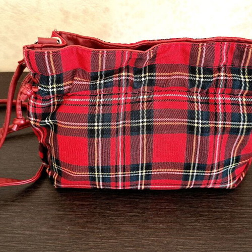Royal Stewart Tartan pouch crossbody bag like new, black and red