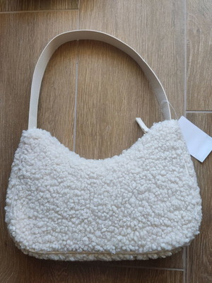 H&M Τσάντα Ώμου Faux Fur Προβατάκι Μπεζ Καινούργια