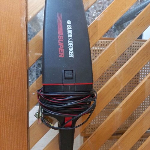 Σκουπάκι αμαξιού Black & Decker σαν καινούργιο