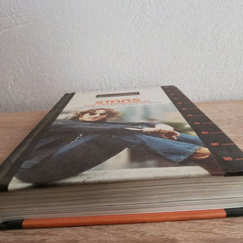 Stars and Personalities book like new, Maniatea Group editions