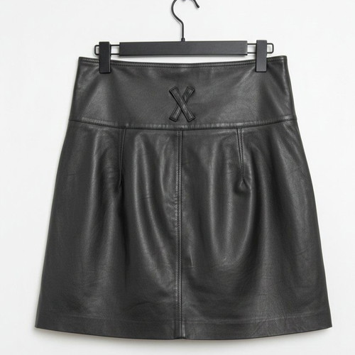 Paranoia leatherette skirt like new, black, size M