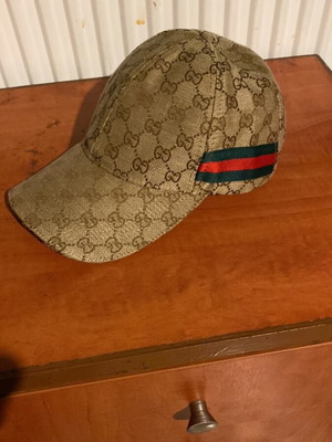 Gucci καπέλο καινούργιο, μέγεθος M