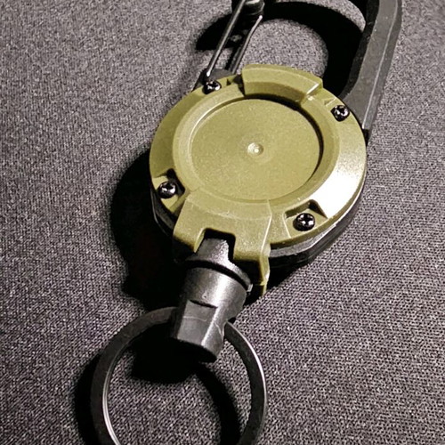 Keychain with retractable wire new, khaki color