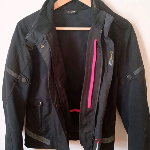 Dainese women's motorcycle jacket like new with protectors and thermal lining