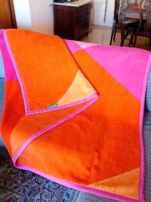Benetton double blanket like new, pink-orange-mustard