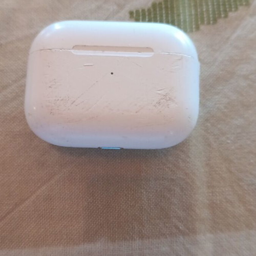 Wireless earbuds with broken charging case, silicone case included