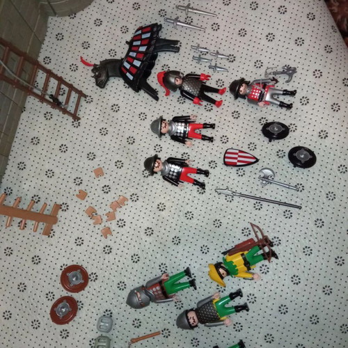 Vintage Playmobil 3888 Castle Defenders set like new