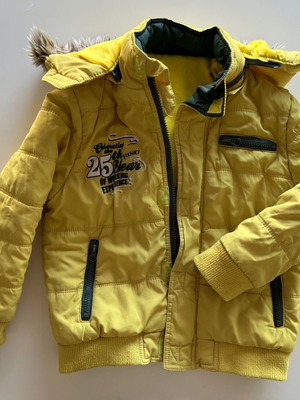 Μπουφάν κίτρινο μεταχειρισμένο για αγόρι 5 ετών, μέγεθος 110 cm