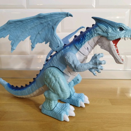 Dragon toy used with sounds and movement