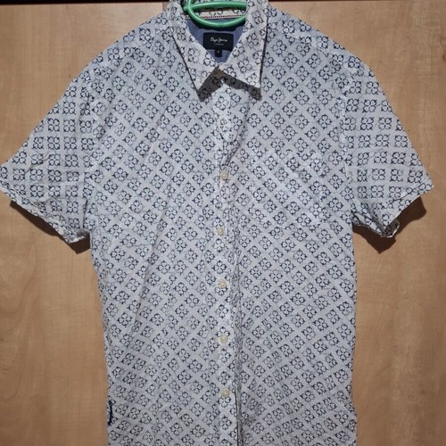 Pepe Jeans short sleeve shirt like new, white with blue pattern, size M