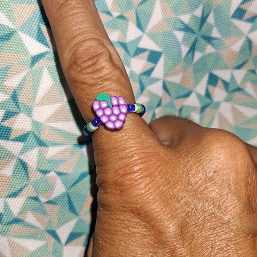 Elastic ring with beads and blackberry design