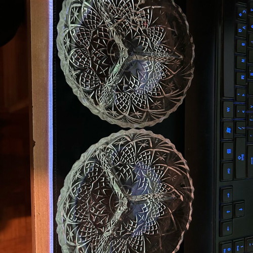 Serving plates for nuts like new