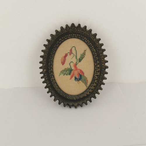 Oval embroidery frame used, 1960s vintage, made of celluloid