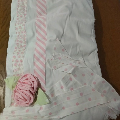 Mosquito net and protective crib bumper set like new