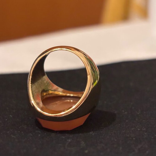 Zara ring with dusty pink stone like new, gold color medium size