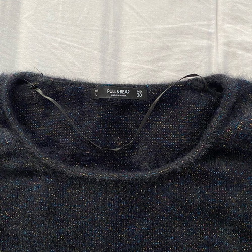 Pull & Bear black cropped fuzzy sweater like new, size L