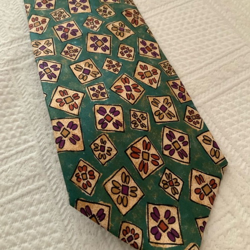Passenger International tie 100% silk like new, made in Greece