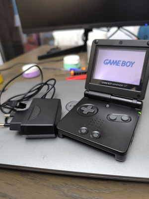 Nintendo Game Boy Advance SP AGS-001 черен като нов с оригинално зарядно