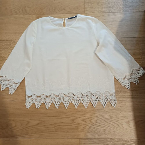 Zara women's blouse medium with embroidery, like new, beige