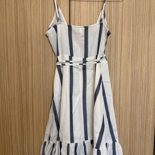 H&M summer dress like new, wrap with white and blue stripes, size S