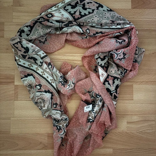 Women's scarf new with dimensions 180x90 cm
