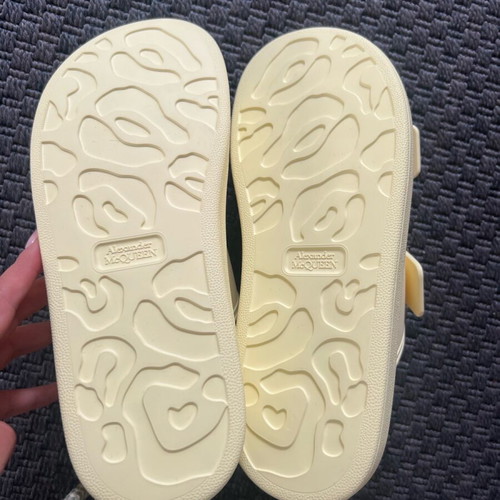Alexander McQueen hybrid slides new, yellow, size 39
