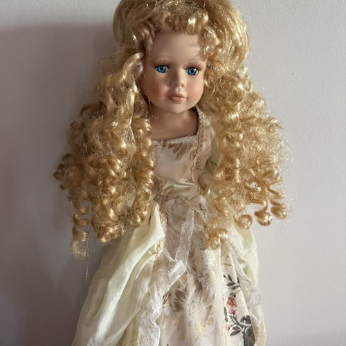 Collectible Victorian Style Porcelain Doll 40cm