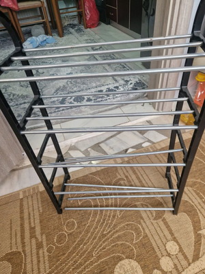 Shoe rack used with damages, fully functional